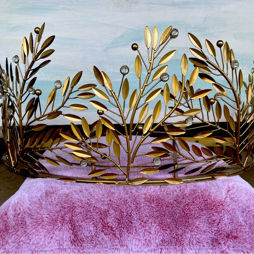 Monique Lhuillier gold vine Cornice